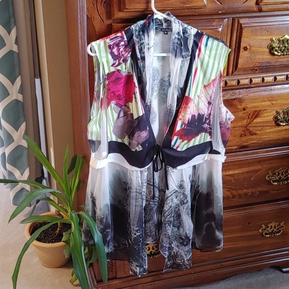 💚NWOT Women's Picadilly Semi Shear Flowy Vest